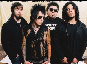 p-roach-papa-roach-2657082-1044-768.jpg